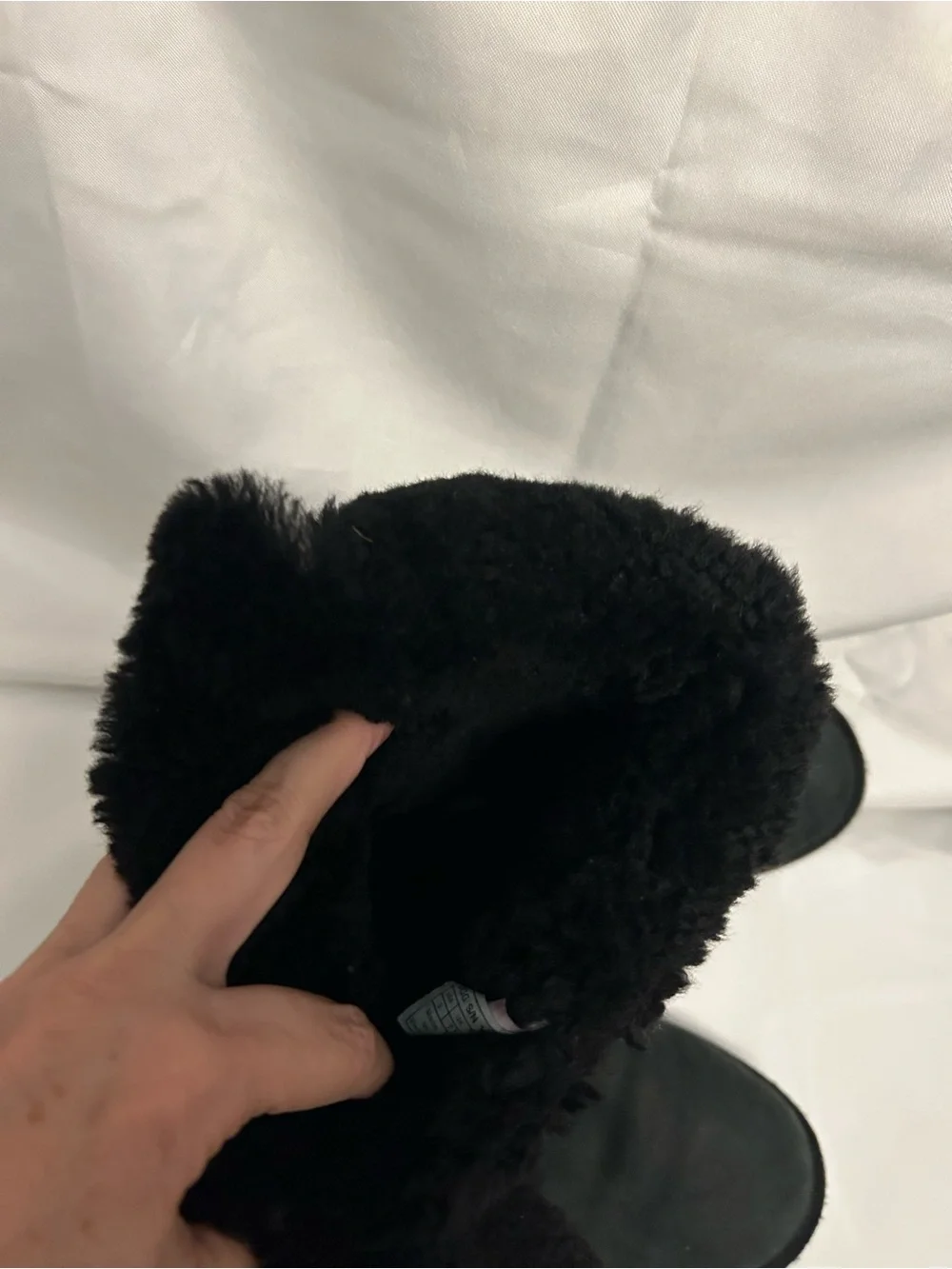 UGG cozy black